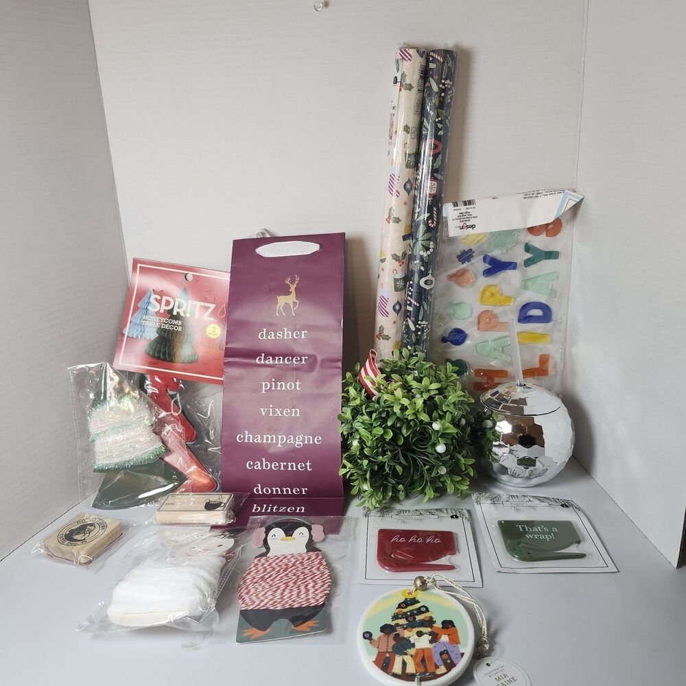 Lot Of 15 Christmas Items